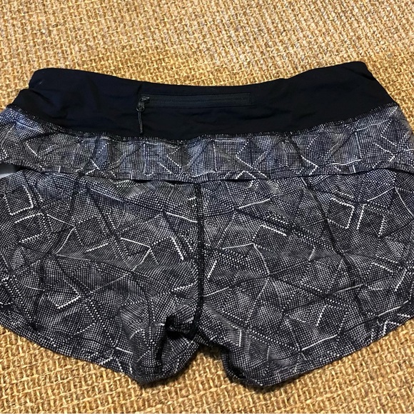 Lululemon Speed Short Formation Alpine White Black NWT Size 6 - Picture 7 of 8